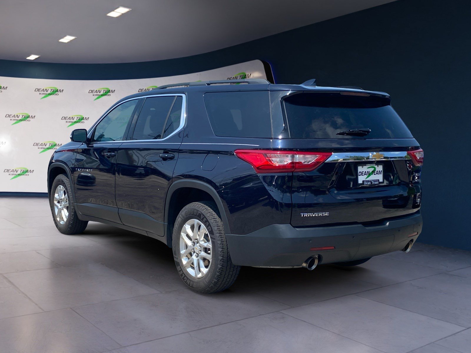 Used 2020 Chevrolet Traverse LT FWD image 3