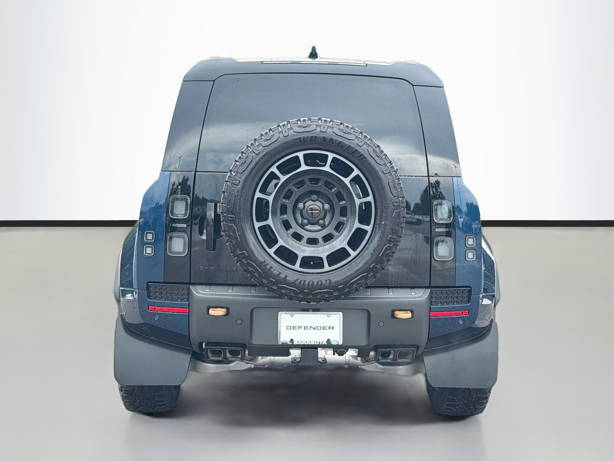 New 2026 Land Rover Defender 110 OCTA AWD/4WD image 4