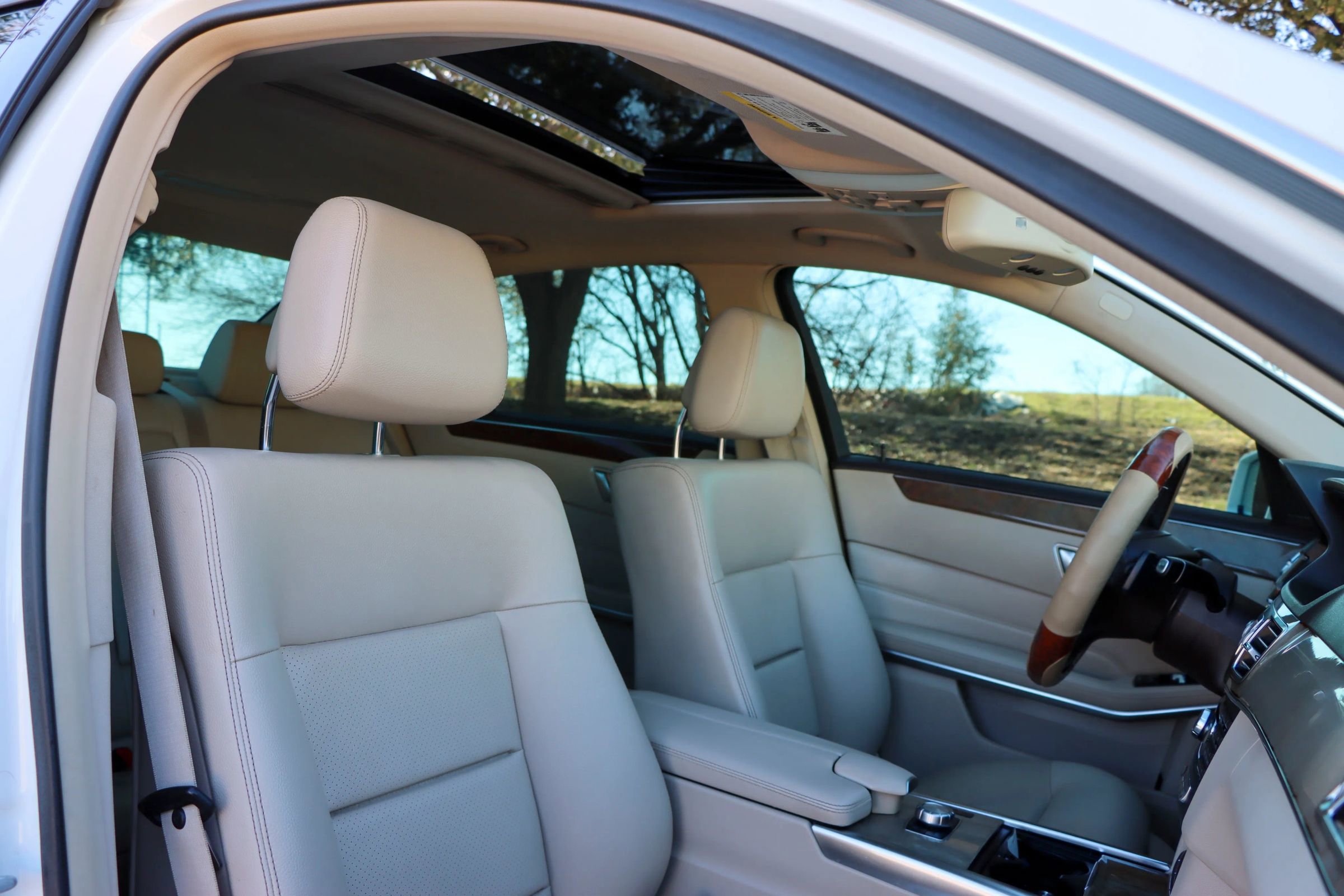 Used 2014 Mercedes-Benz E 350 Sedan image 21