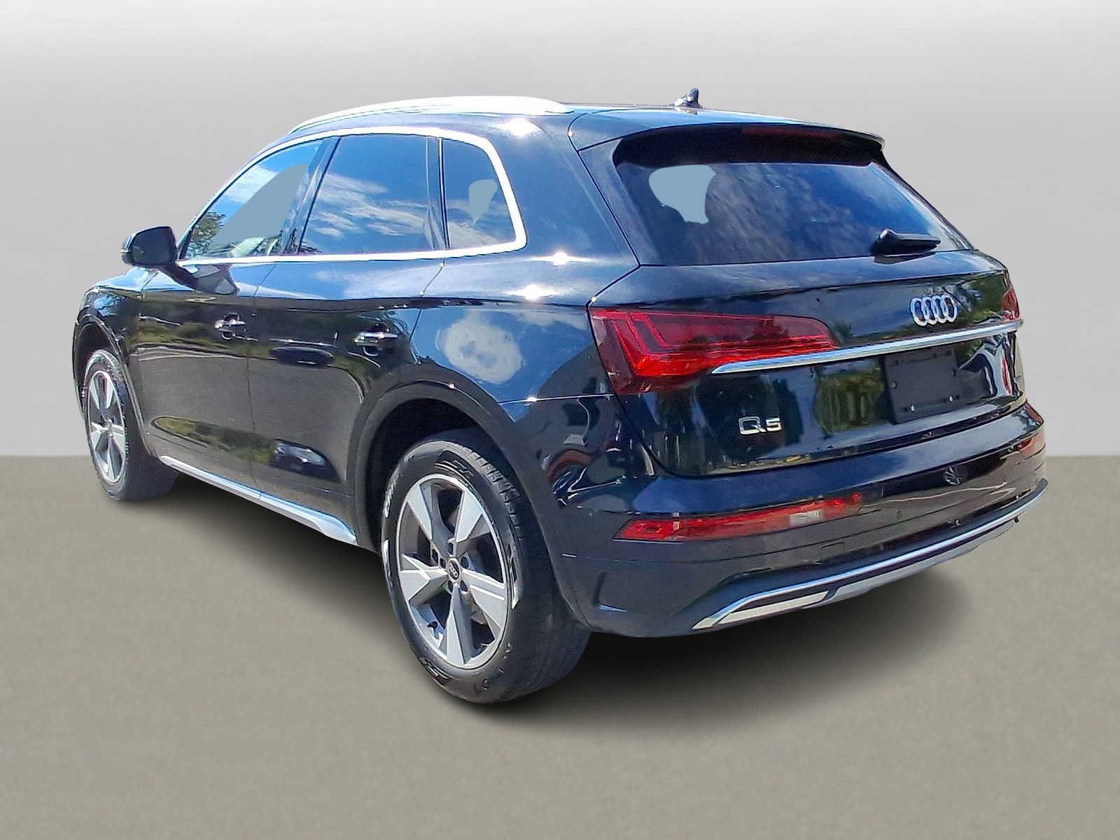 Used 2023 Audi Q5 2.0T Premium w/ Convenience Package AWD/4WD image 28