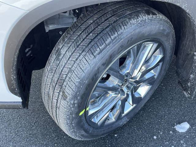 Used 2023 Toyota Highlander Limited AWD/4WD image 10