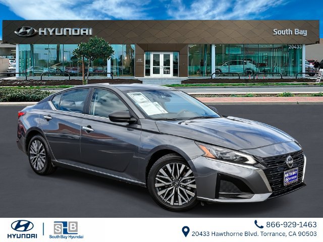 Used 2025 Nissan Altima 2.5 SV FWD image 1