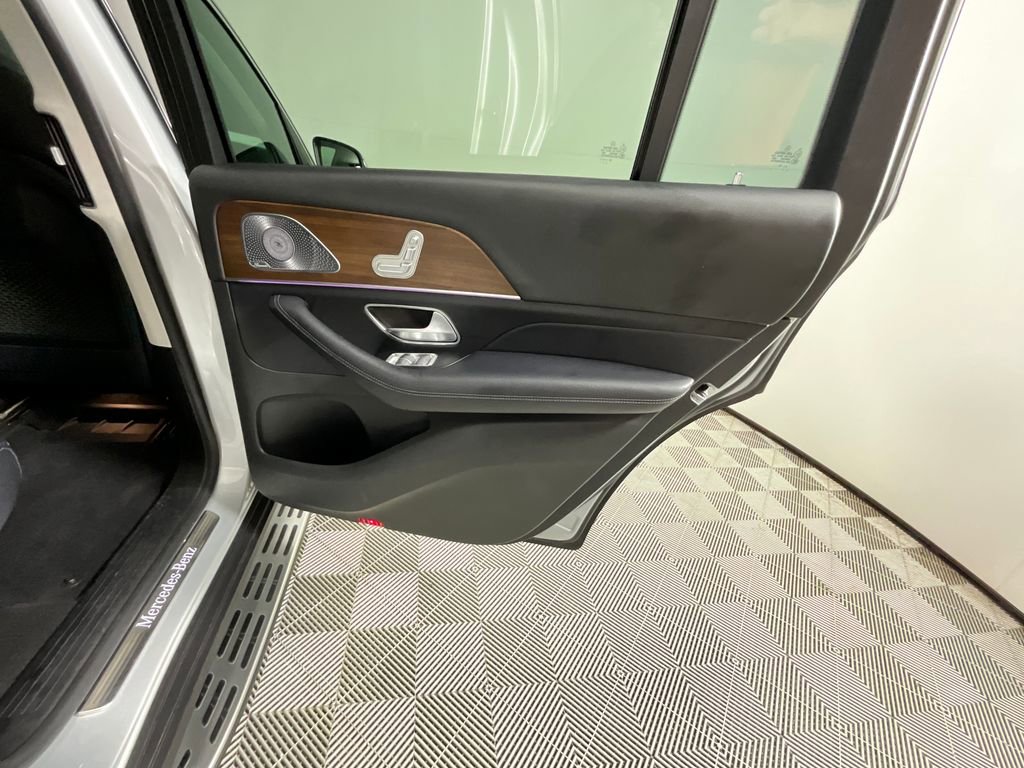 Used 2020 Mercedes-Benz GLS 450 4MATIC image 26