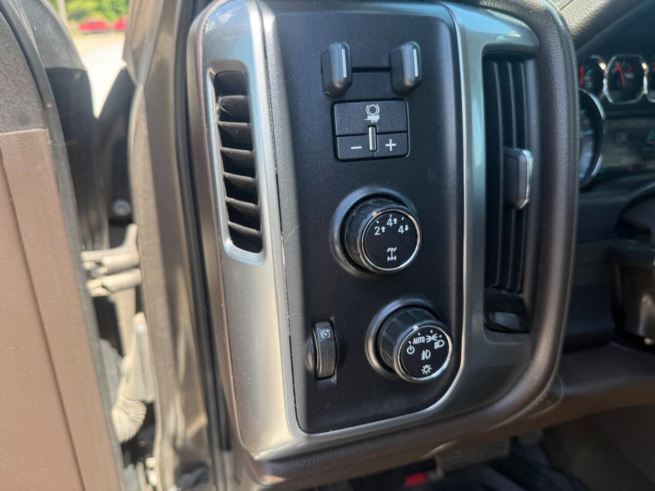 Used 2015 Chevrolet Silverado 2500 LTZ w/ Duramax Plus Package image 23
