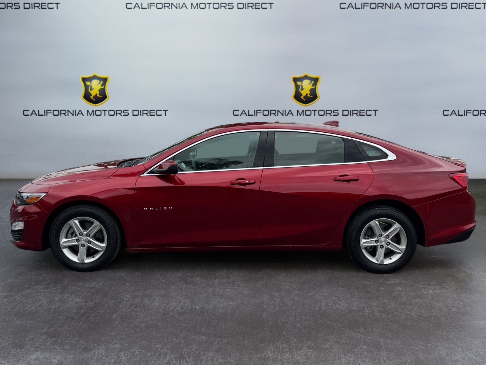 Used 2024 Chevrolet Malibu LT FWD image 2