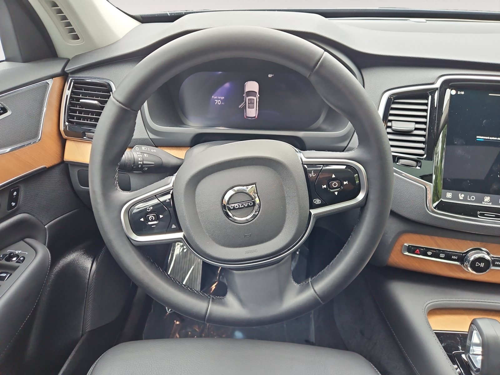 Used 2025 Volvo XC90 B6 Plus w/ Protection Package Premier AWD/4WD image 12