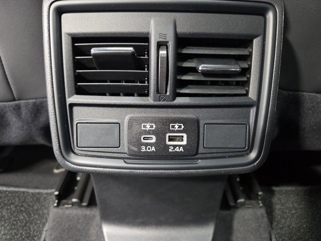 Used 2025 Subaru Forester Premium AWD/4WD image 30