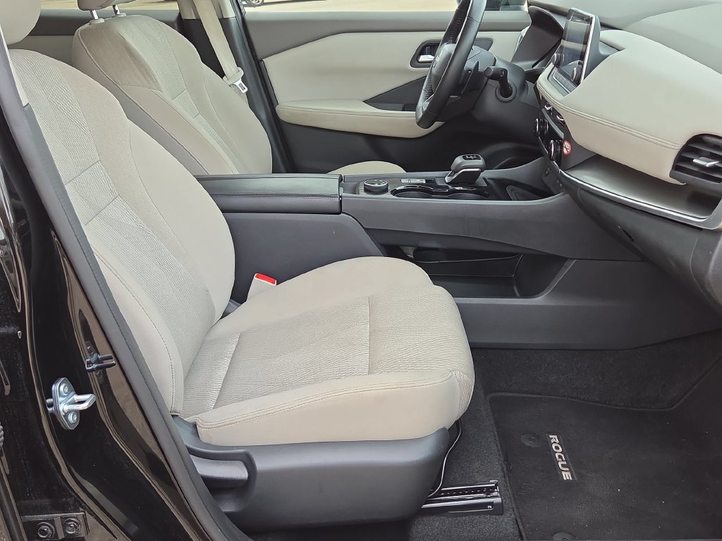 Used 2025 Nissan Rogue SV AWD/4WD image 30