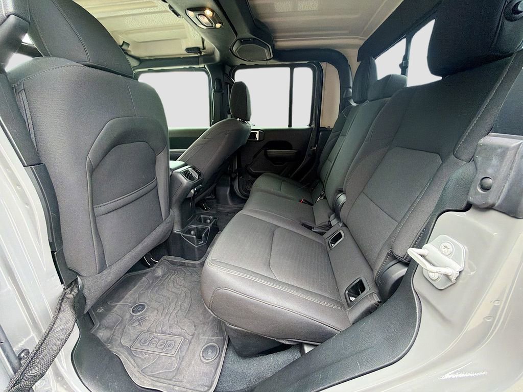 Used 2022 Jeep Gladiator Sport AWD/4WD image 19