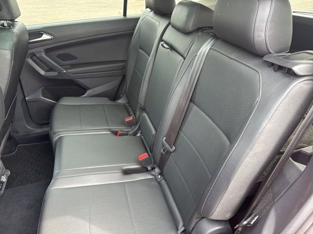Used 2018 Volkswagen Tiguan SEL FWD image 21