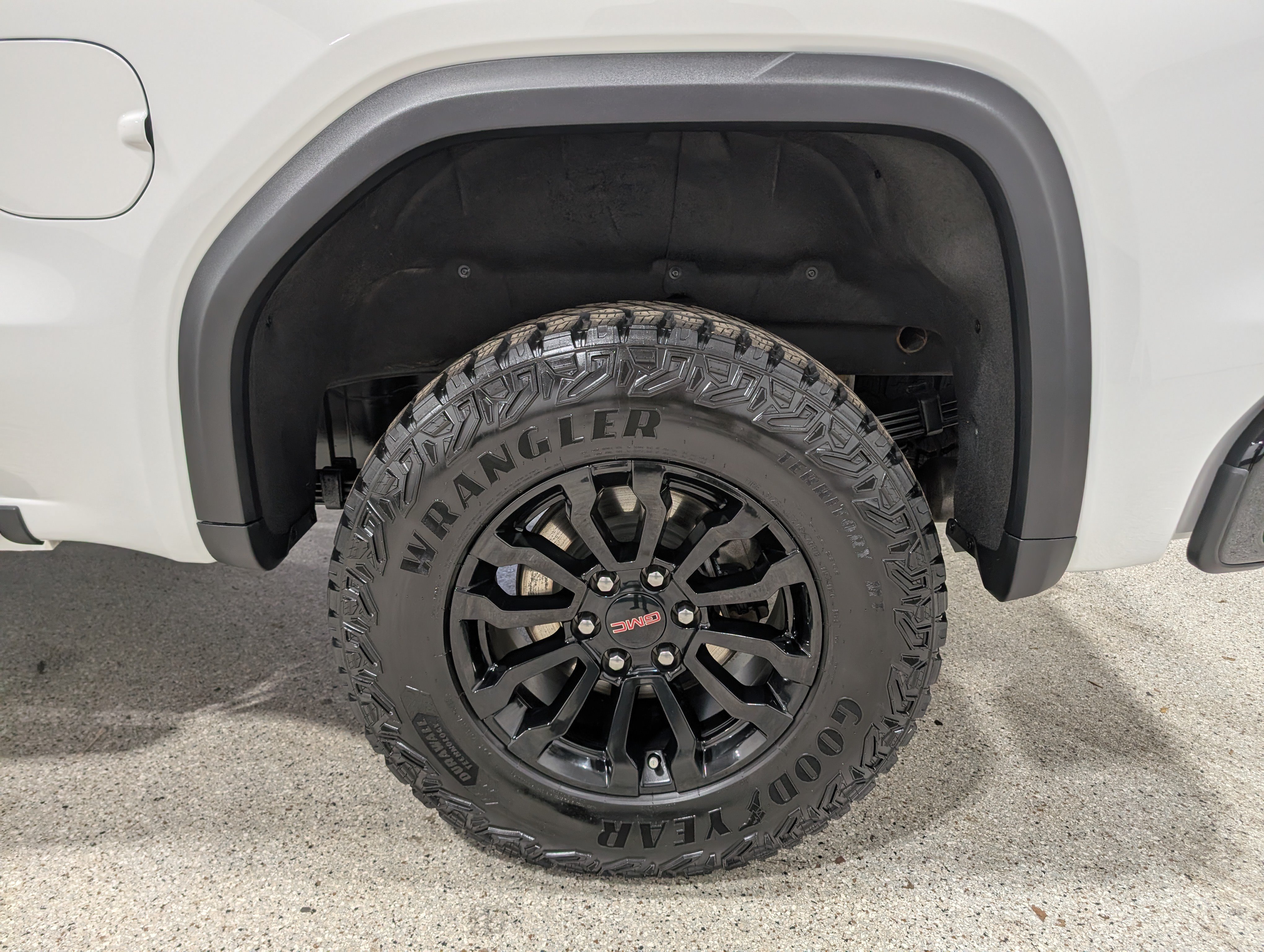 Used 2023 GMC Sierra 1500 AT4X AWD/4WD image 11