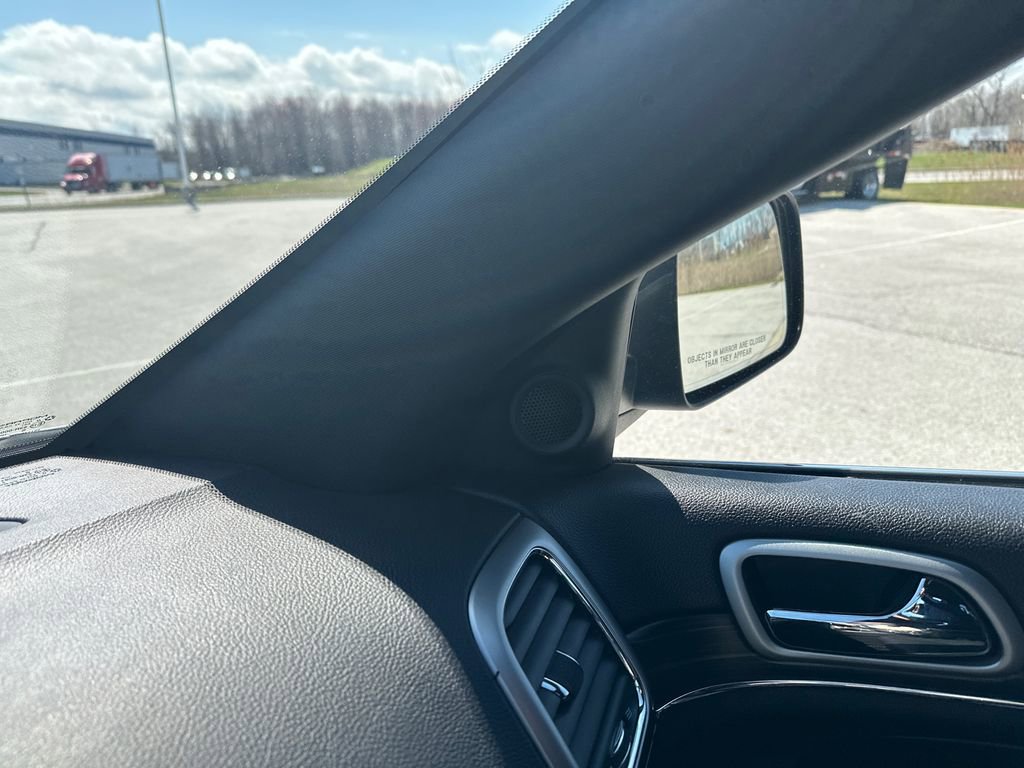 Used 2019 Jeep Grand Cherokee Limited image 12