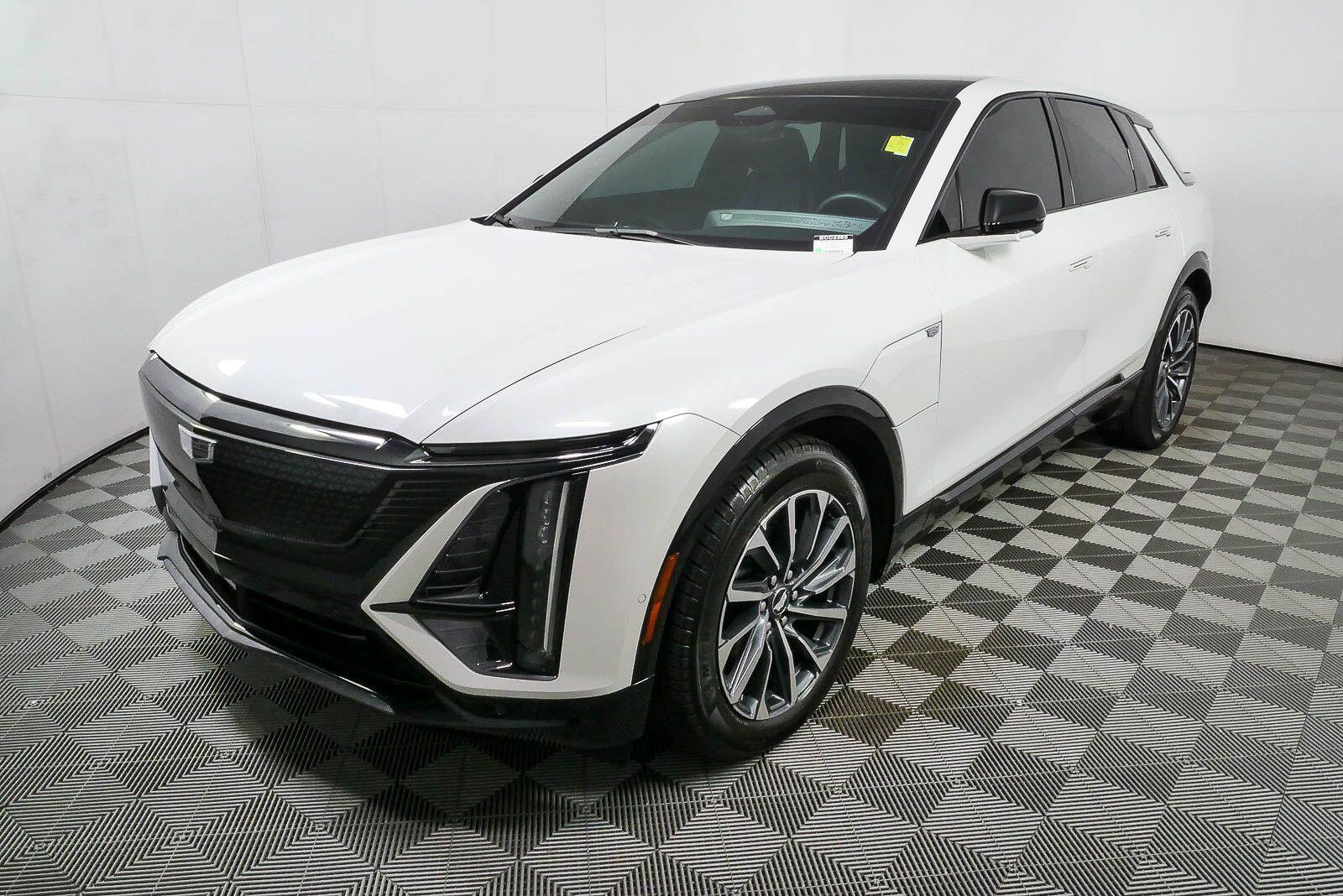Used 2024 Cadillac Lyriq Sport AWD/4WD image 25