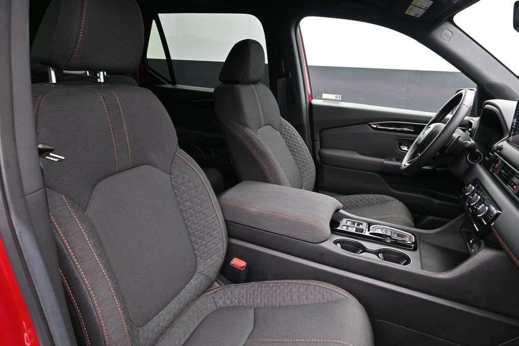 Used 2026 Honda Pilot Sport image 9