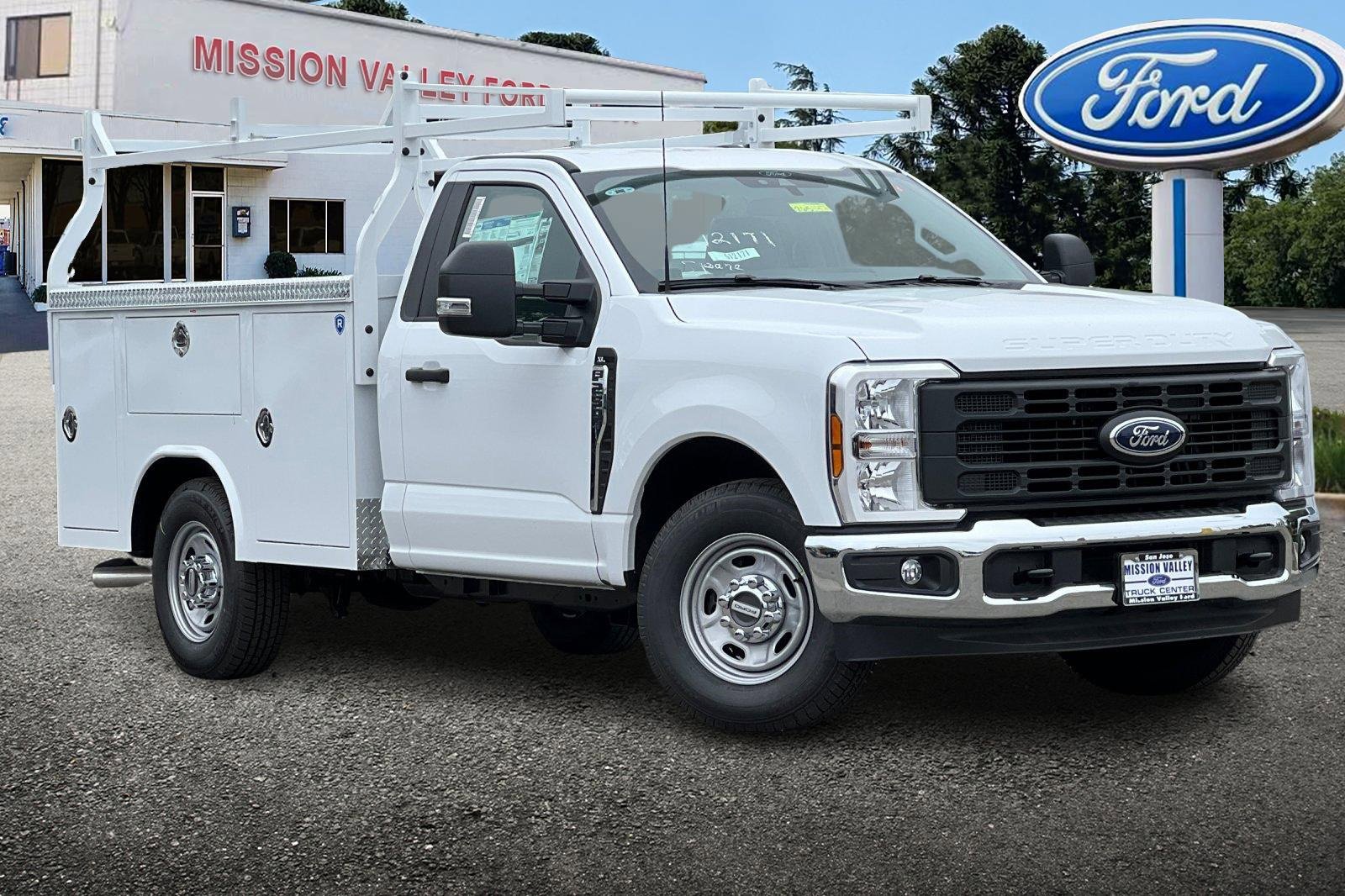New 2026 Ford F250 XL w/ XL Chrome Package image 2