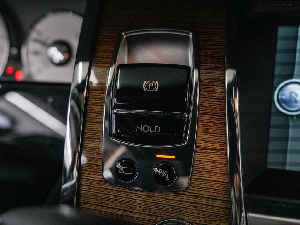 Used 2011 Rolls-Royce Ghost image 42