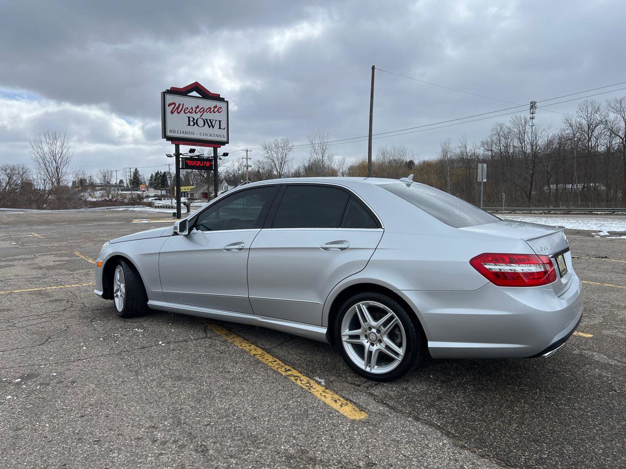 Used 2013 Mercedes-Benz E 350 E350 4MATIC Sedan image 4