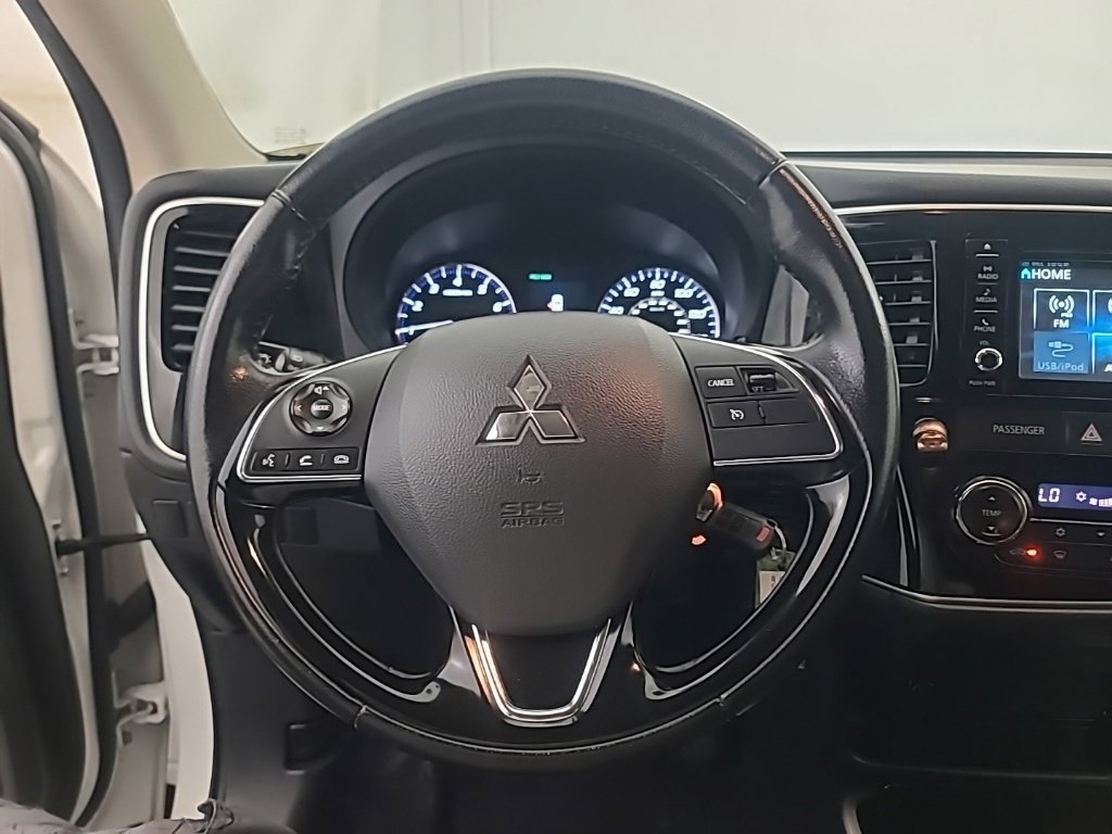 Used 2017 Mitsubishi Outlander ES FWD image 29