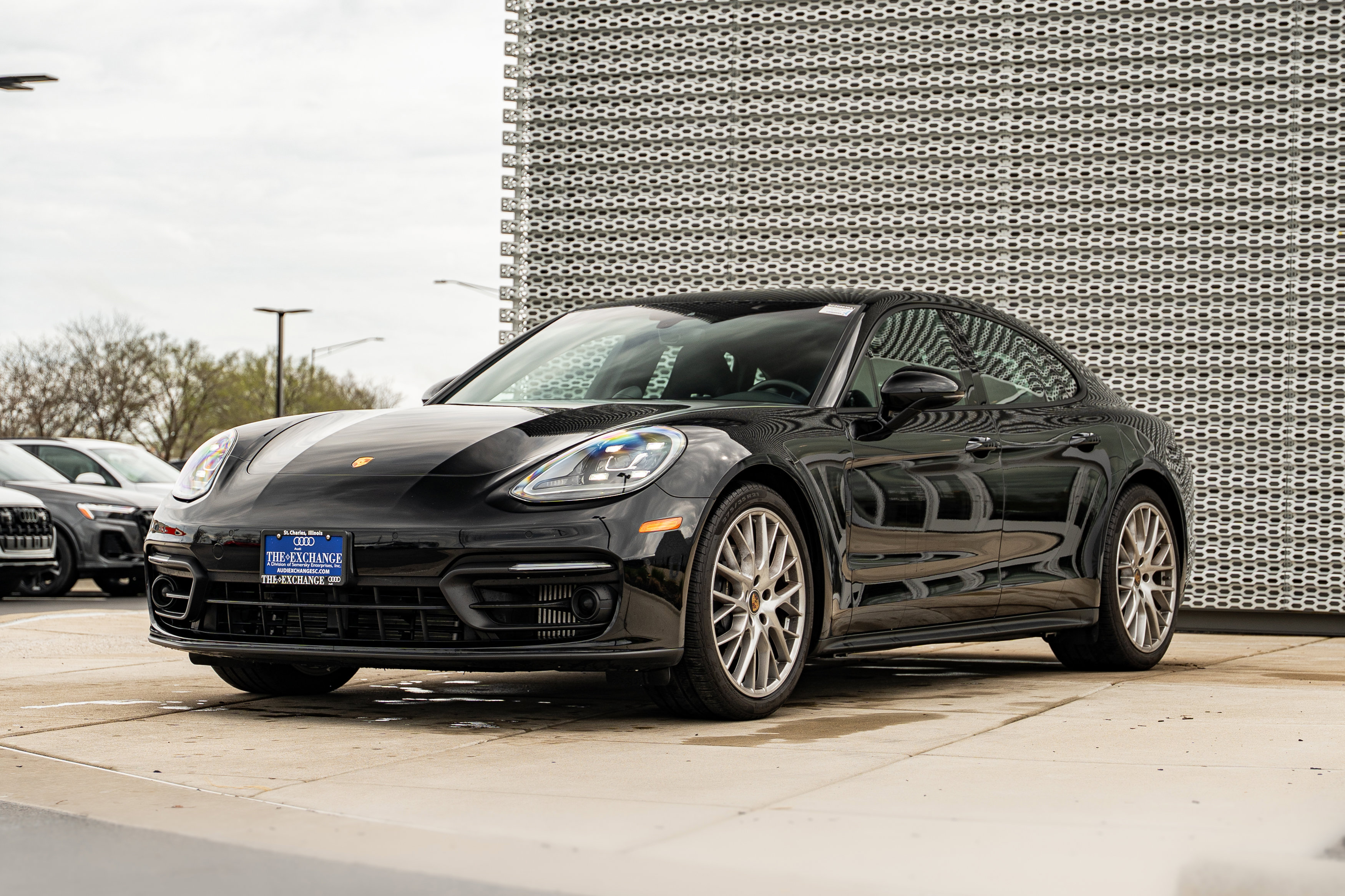 Used 2023 Porsche Panamera 4 image 7