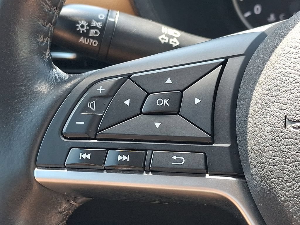 Used 2022 Nissan Sentra SV w/ SV Premium Package FWD image 23