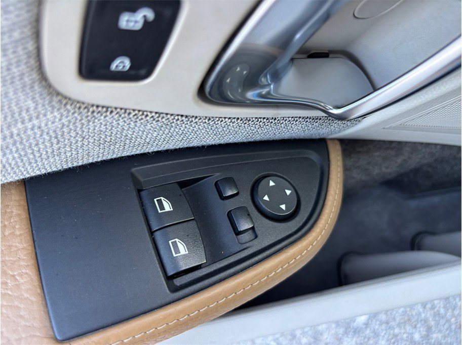 Used 2015 BMW i3 Range Extender Hatchback 4D image 18