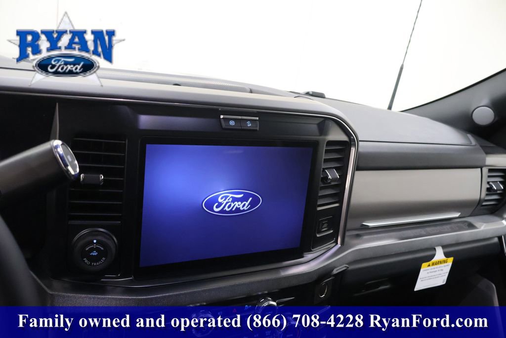New 2026 Ford F250 Platinum w/ FX4 Off-Road Package image 32