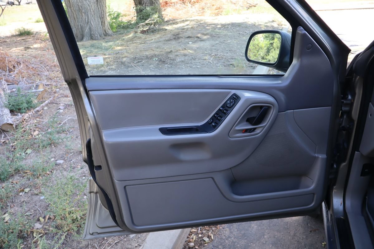 Used 2004 Jeep Grand Cherokee Laredo w/ Convenience Group AWD/4WD image 23