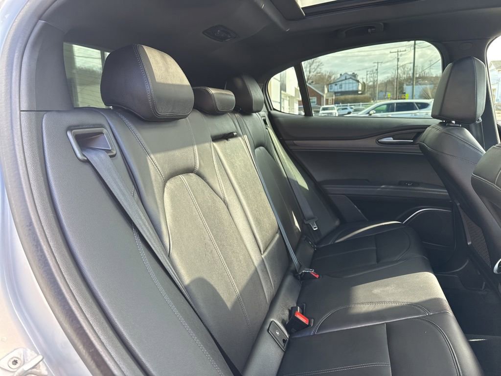 Used 2022 Alfa Romeo Stelvio Ti AWD/4WD image 29