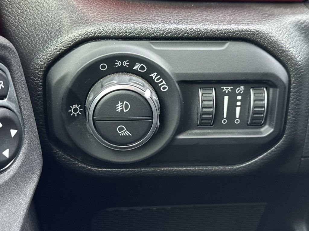 Used 2022 Jeep Gladiator Rubicon w/ Cold Weather Group image 16