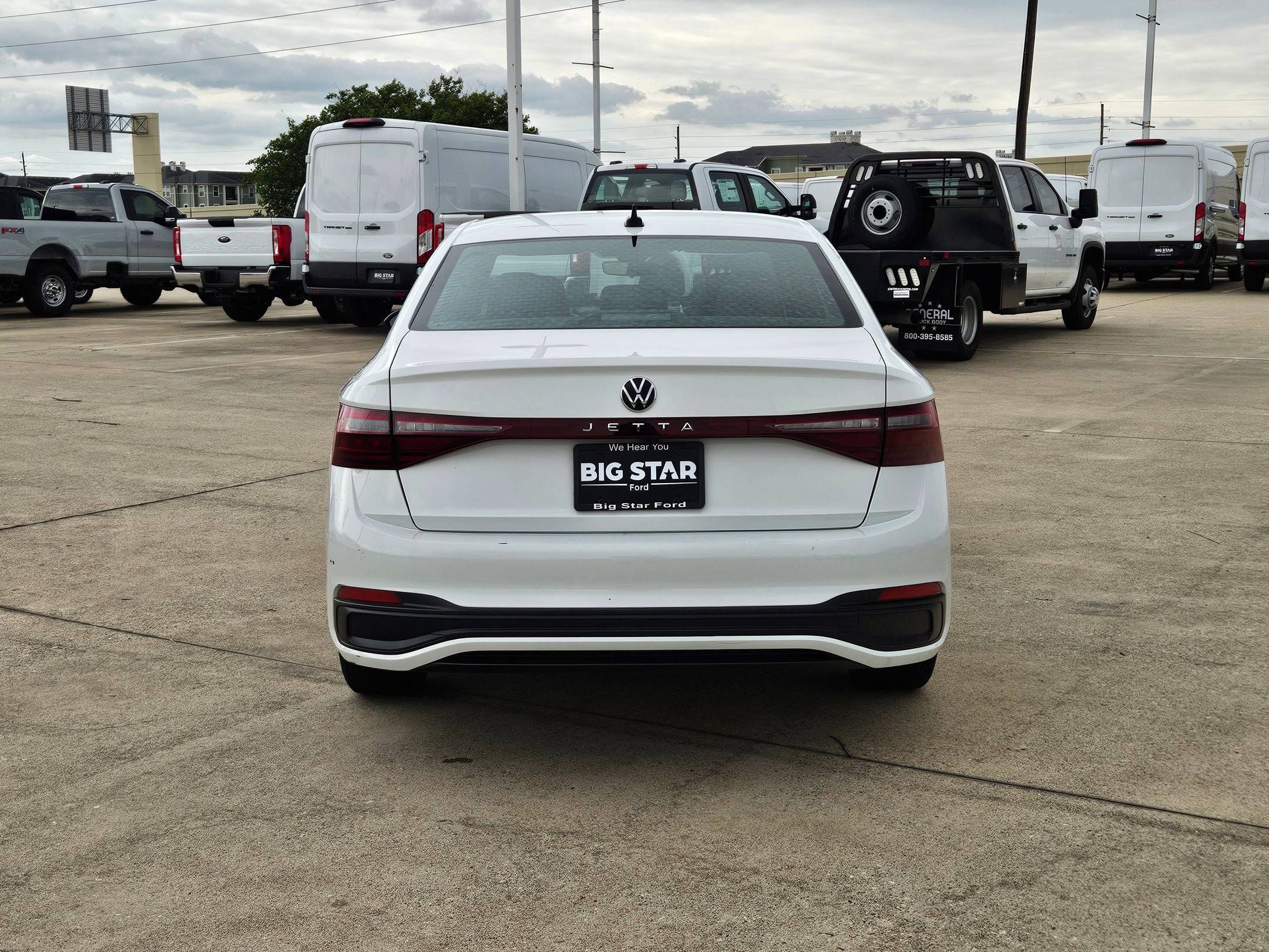 Used 2025 Volkswagen Jetta Sport image 5