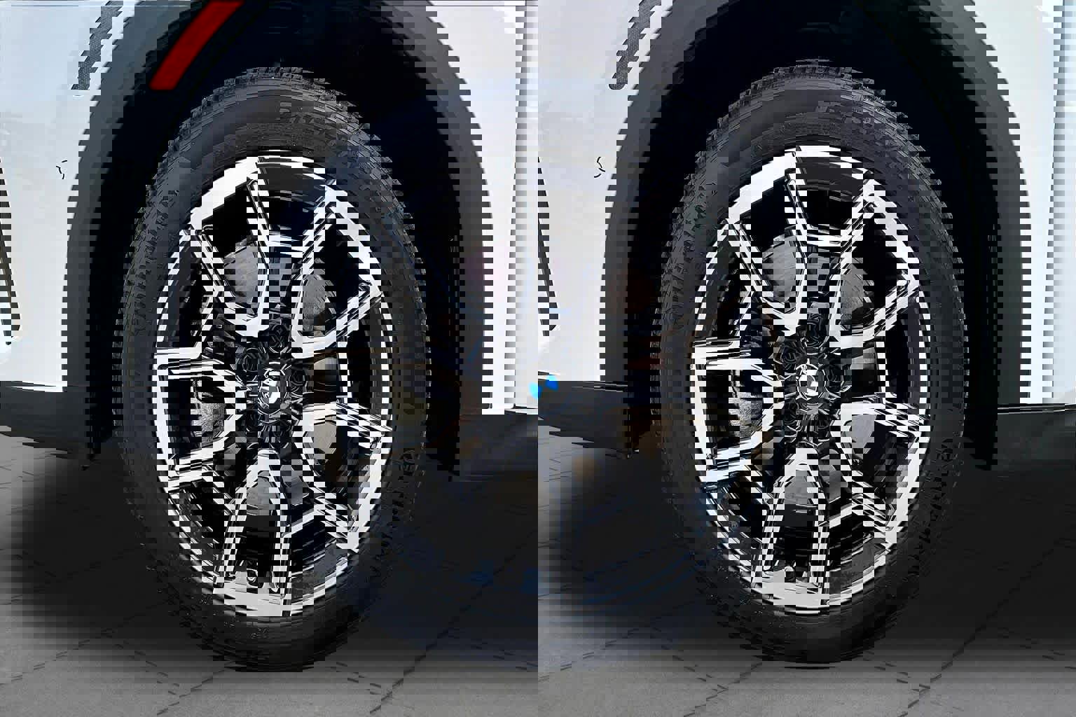 Certified 2025 BMW X2 xDrive28i image 10