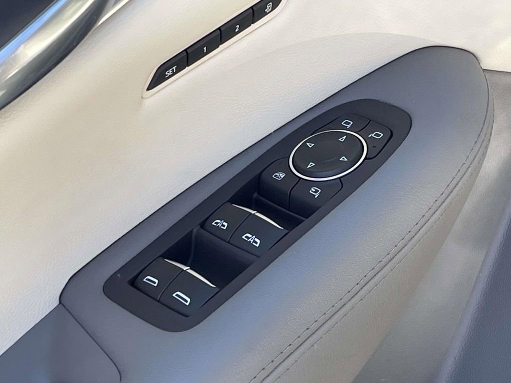 Used 2020 Cadillac XT5 Premium Luxury image 17