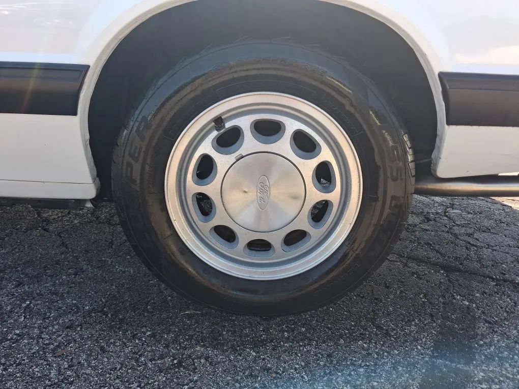 Used 1990 Ford Mustang LX RWD image 14