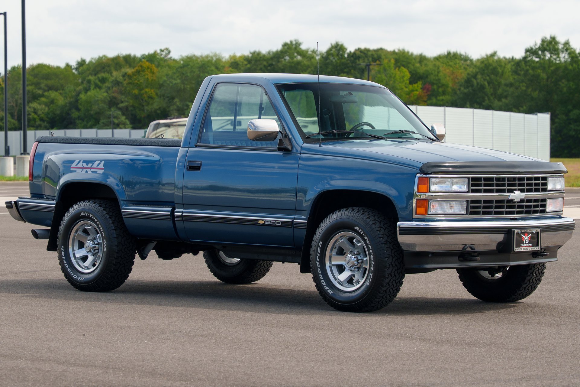 Used 1990 Chevrolet Silverado 1500 4x4 Regular Cab image 1