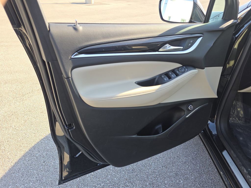 Used 2020 Buick Enclave Essence w/ Sport Touring Edition image 18