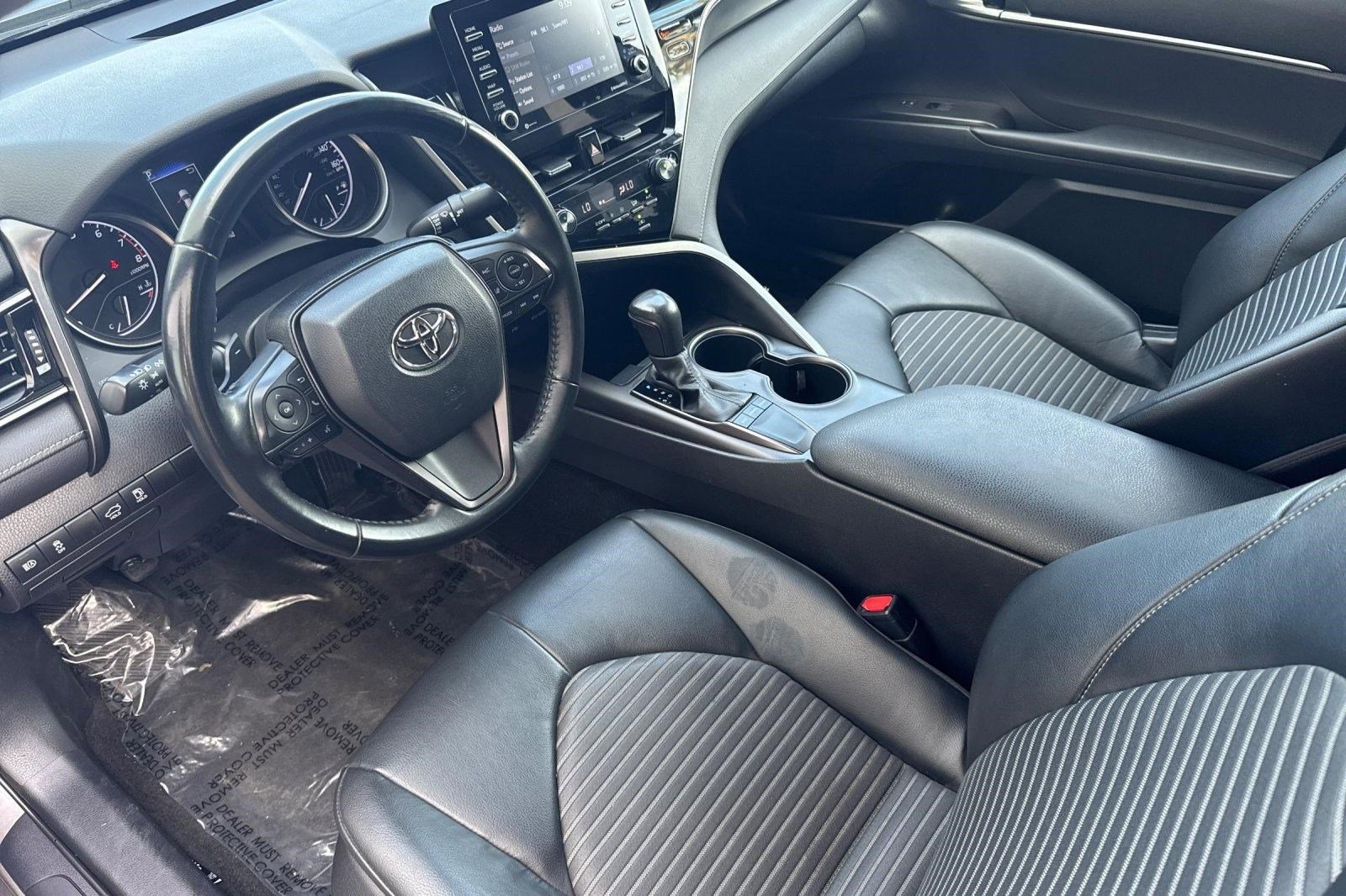 Used 2023 Toyota Camry SE w/ Convenience Package image 4