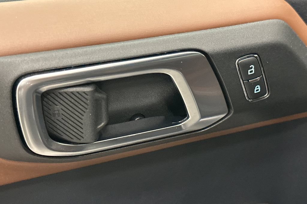 Used 2021 Ford Bronco Outer Banks AWD/4WD image 12