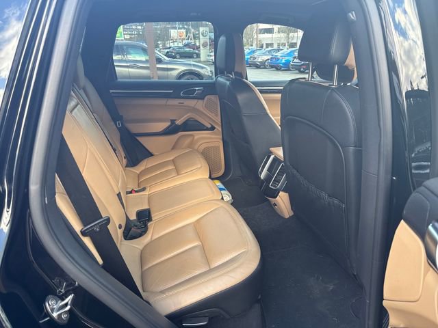 Used 2016 Porsche Cayenne image 41