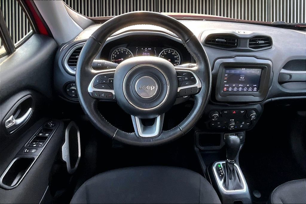 Used 2018 Jeep Renegade Latitude image 6