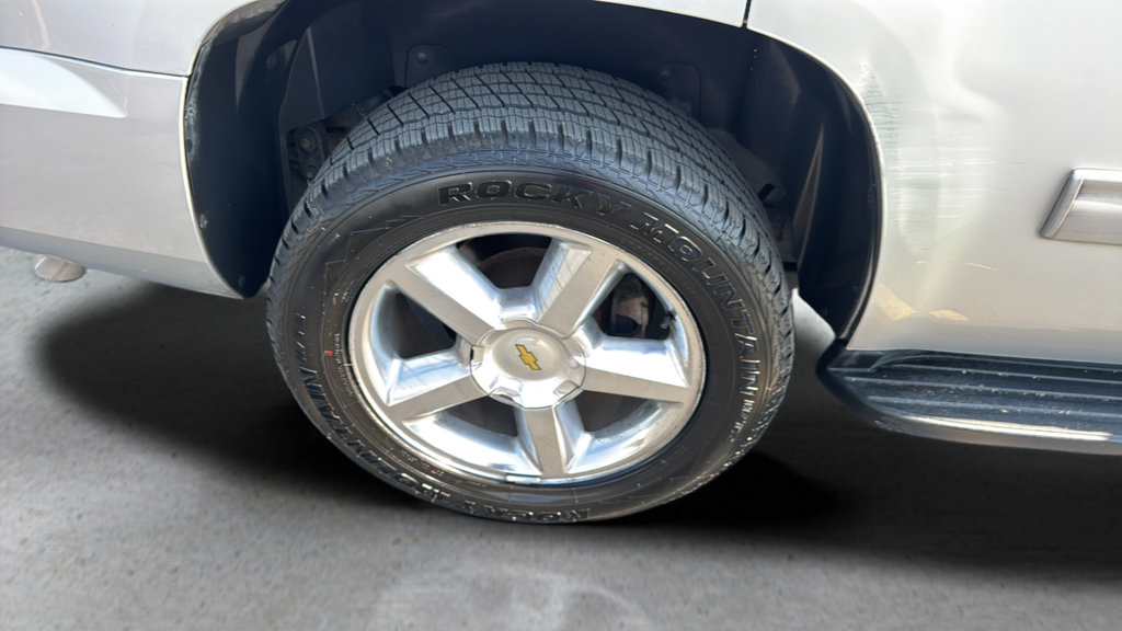 Used 2014 Chevrolet Tahoe LT w/ Texas Edition RWD image 19