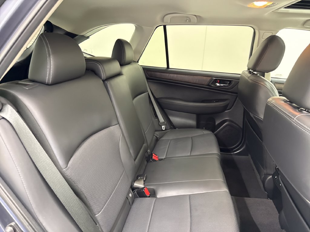 Used 2015 Subaru Outback 3.6R Limited AWD/4WD image 28