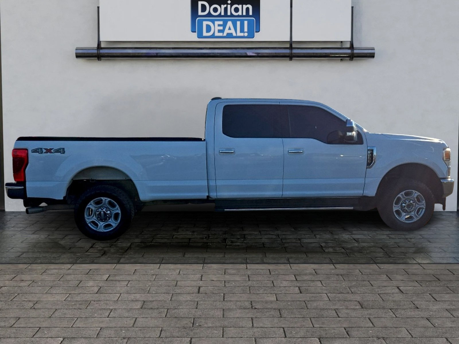 Used 2022 Ford F250 XLT w/ XLT Premium Package AWD/4WD image 2