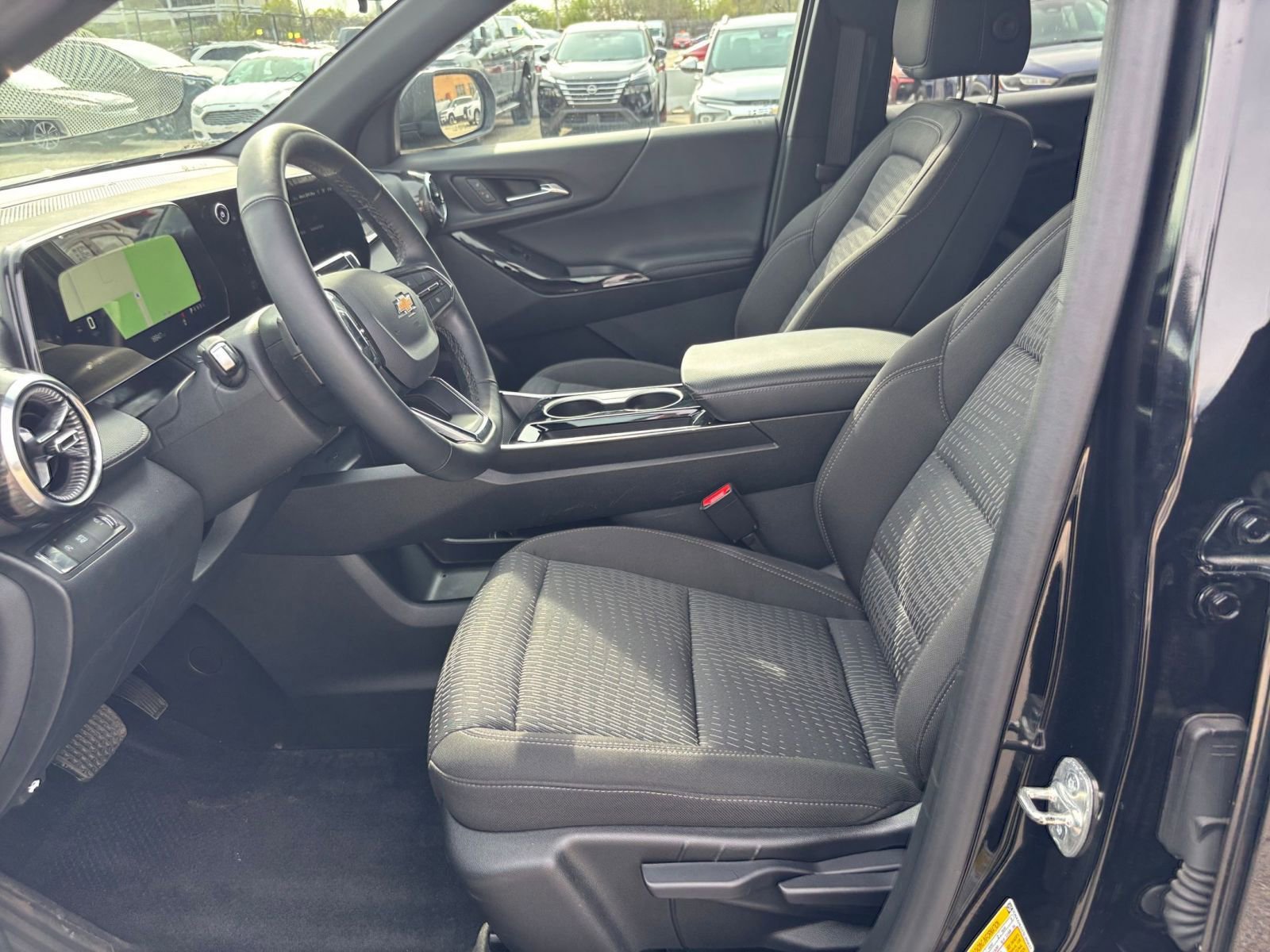 Used 2025 Chevrolet Equinox LT FWD image 28