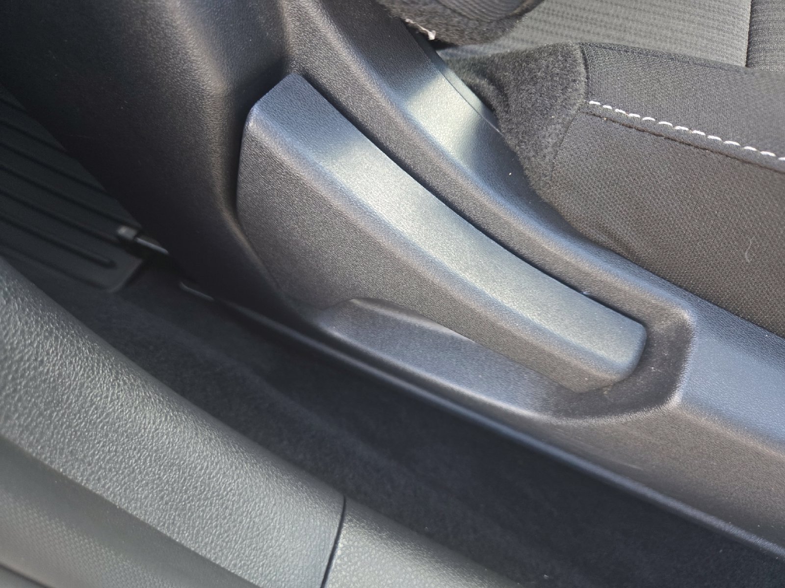 Used 2025 Nissan Sentra SV FWD image 25