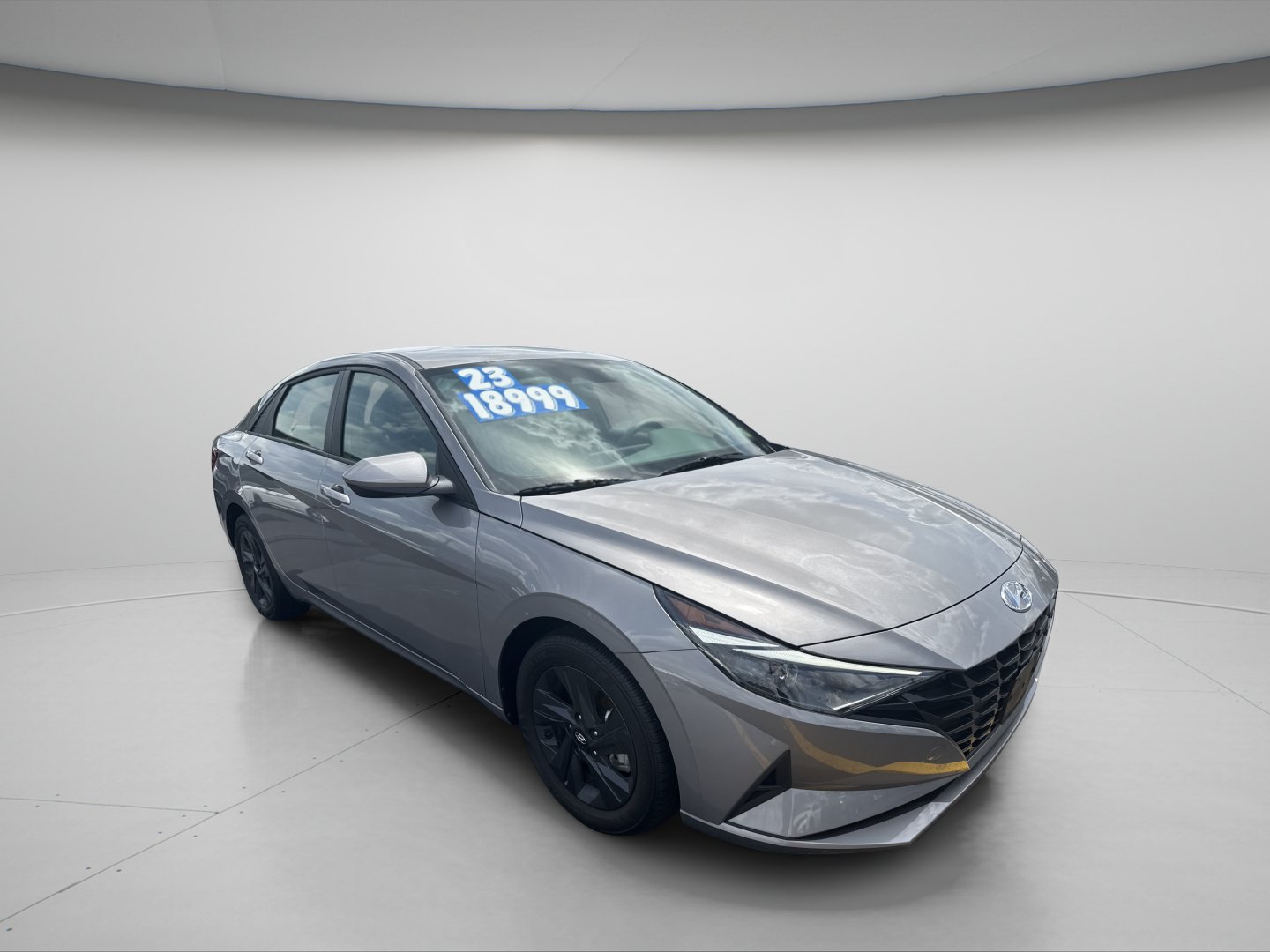 Used 2023 Hyundai Elantra SEL w/ Cargo Package FWD image 4