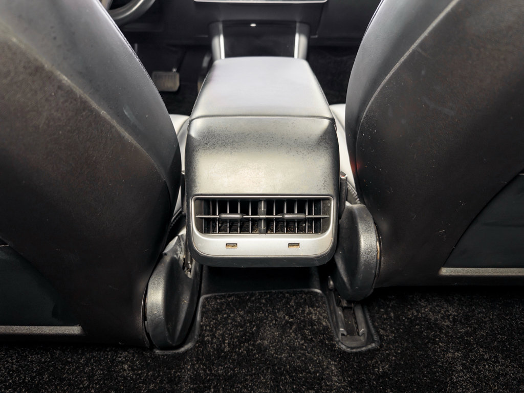 Used 2018 Tesla Model 3 Long Range image 19