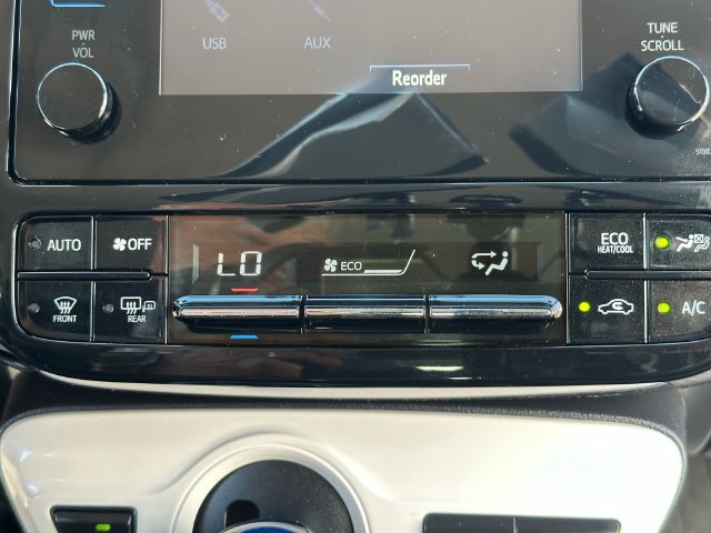 Used 2018 Toyota Prius Two w/ Prius Two Safety Plus Package FWD image 16