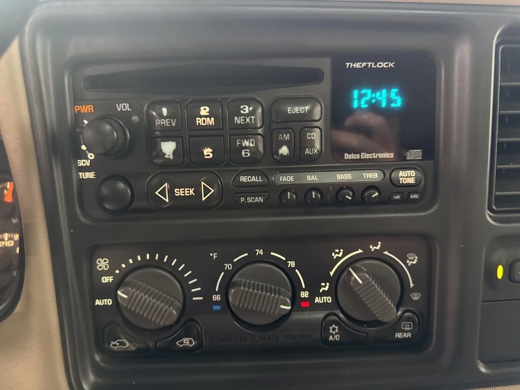 Used 2002 Chevrolet Tahoe LT image 16