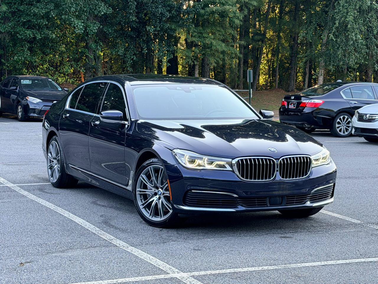 Used 2019 BMW 750i w/ Executive Package RWD image 5