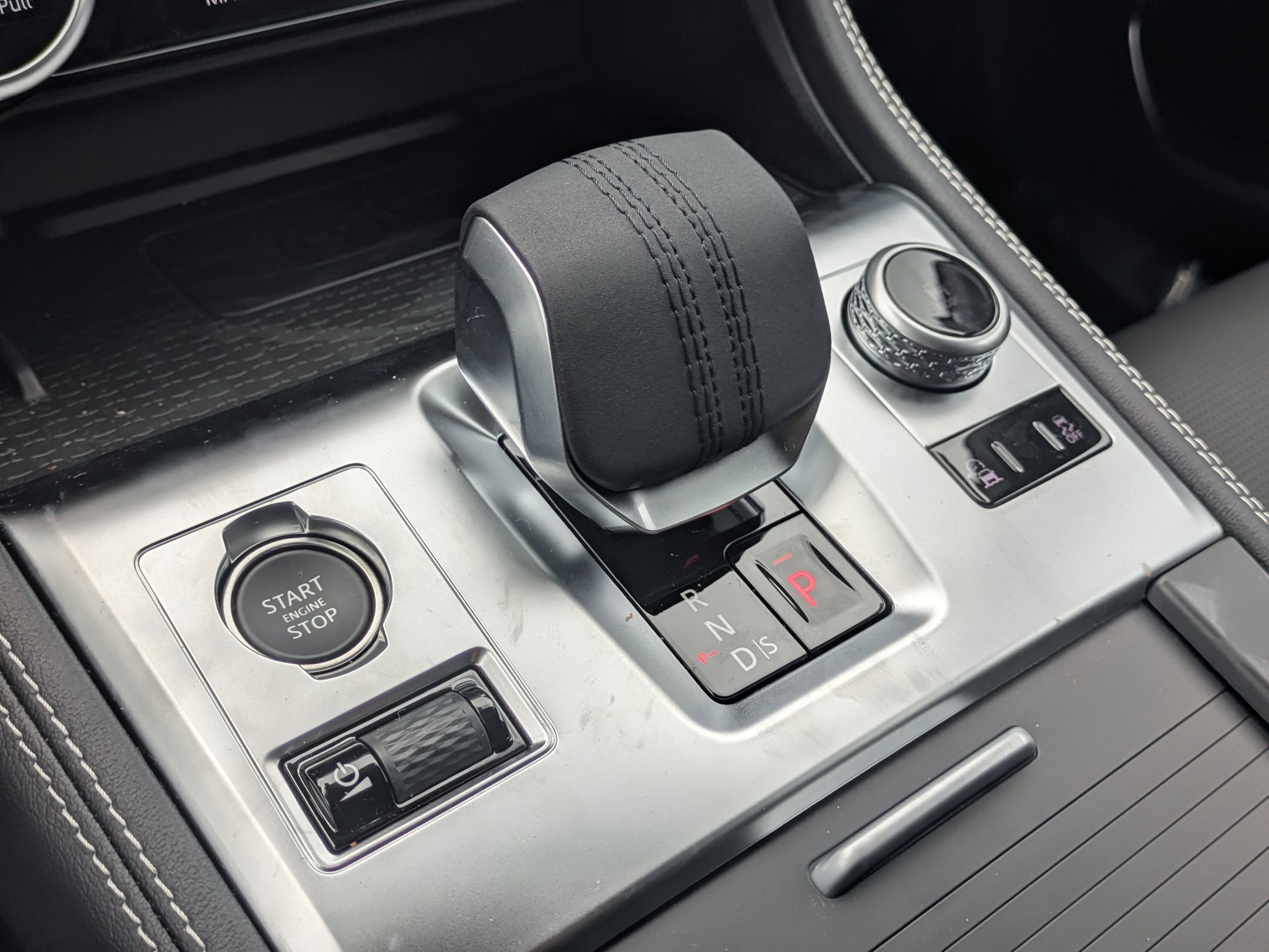 New 2026 Jaguar F-PACE R-Dynamic S image 17